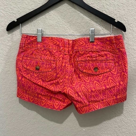 American Eagle stretch shorts in Size 2 - Picture 5 of 6